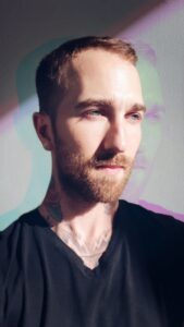The-worlds-best-tarot-reader-Chris-Bennett-based-out-of-Vancouver-Canada